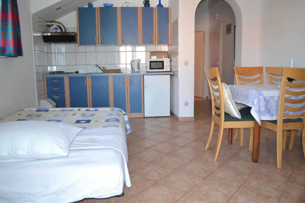 Apartments Lucija Срима Экстерьер фото